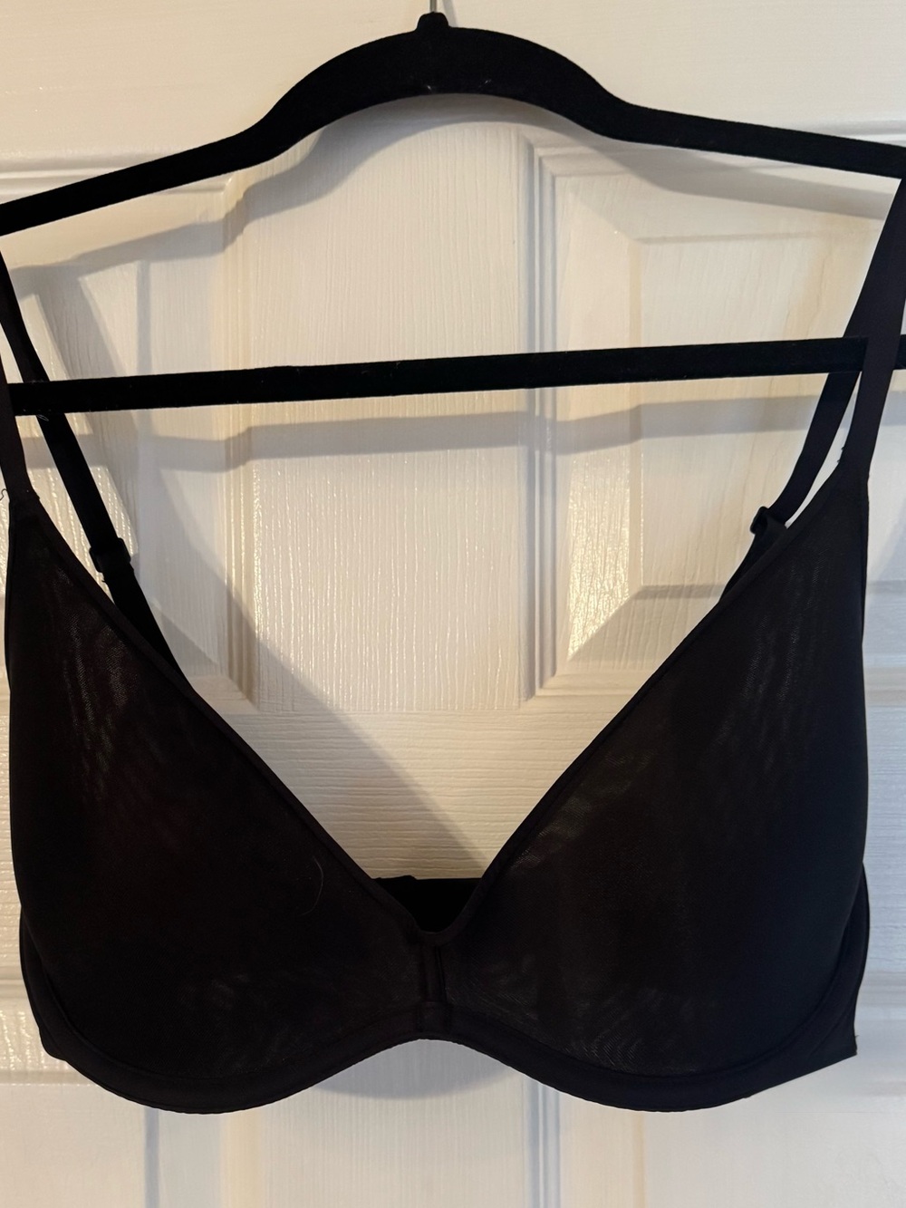 SKIMS Wireless Form Push-Up Plunge Bra - Onyx Black 34D